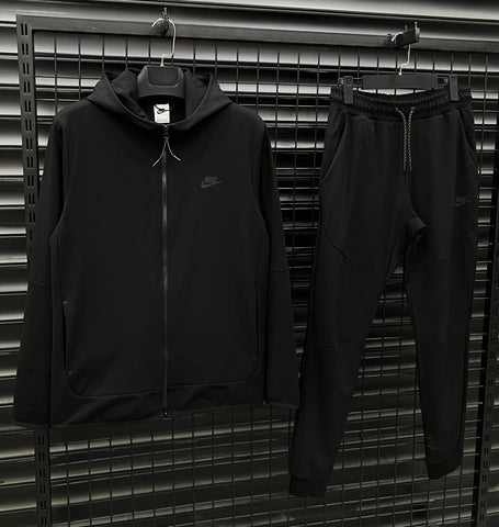 NIKE ΣΕΤ ΦΟΡΜΕΣ - NEW IN